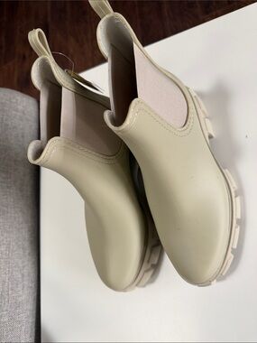 Jeffrey Campbell Cream Chelsea Rain Booties